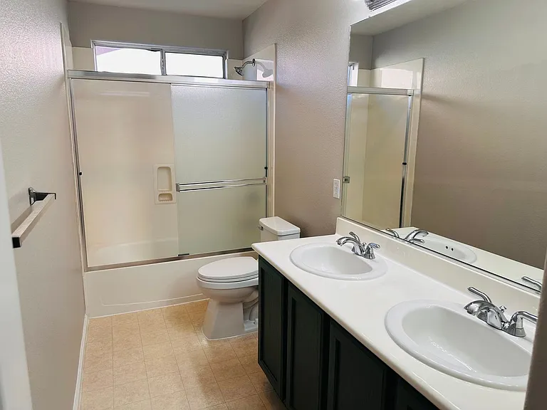 2403 Clemente Ln — Photo 25