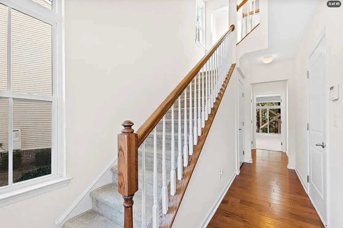 3 bed, 3.5 bath, 2356 sqft, $2,025 — Photo 2