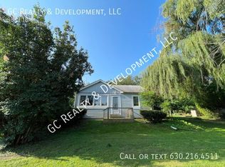 23W781 Walnut St, Roselle, IL