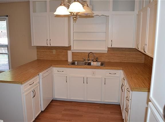 4th image of 5005 Nadine Dr
