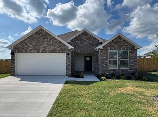 525 N Goose Xing, Farmington, AR 72730