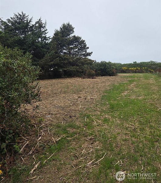 4th image of 379 Ocean Shores Boulevard NW
