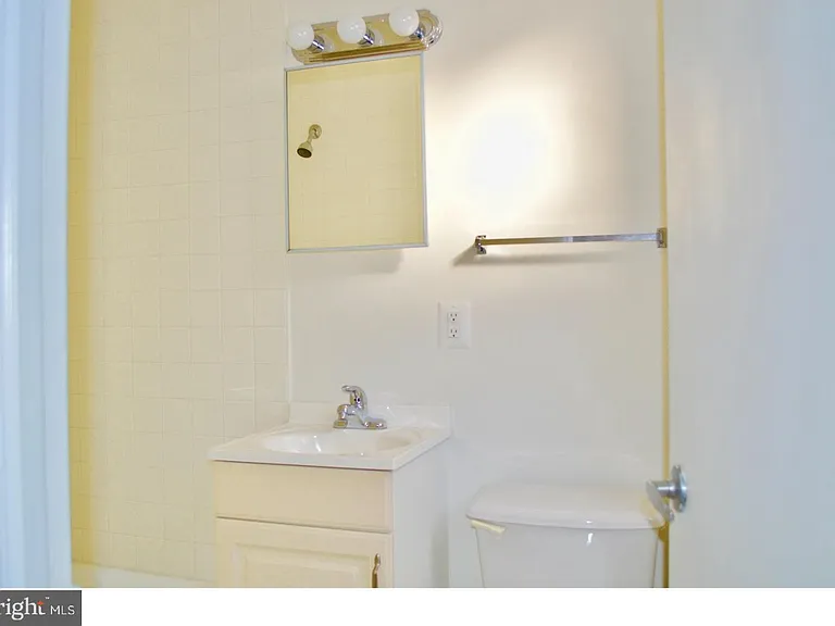 332-34 S 17th St #3C — Photo 7