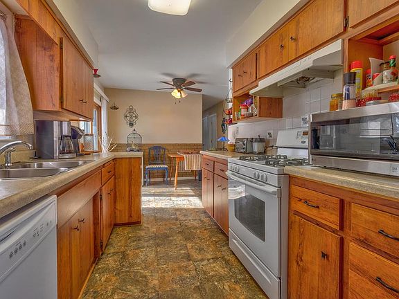 5th image of 132 Sherrie Ln