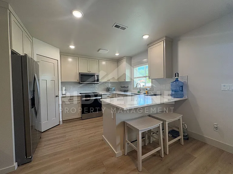 1322 Boston Ct — Photo 6