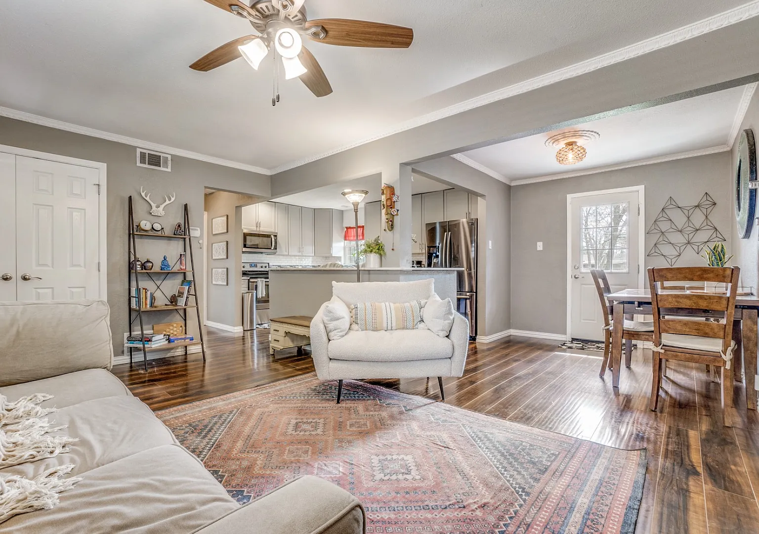 2822 Materhorn Dr — Photo 3