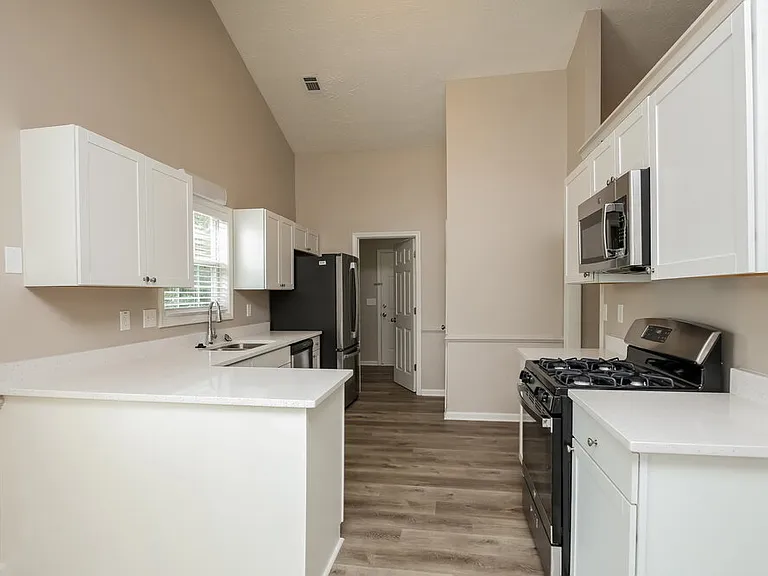 5912 Sycamore Ridge Dr — Photo 7