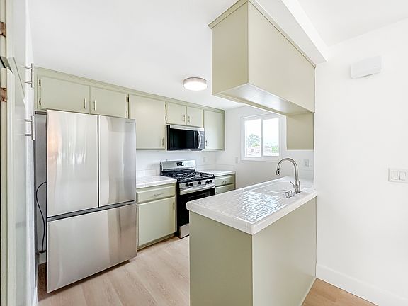 4th image of 10863 Walnut St