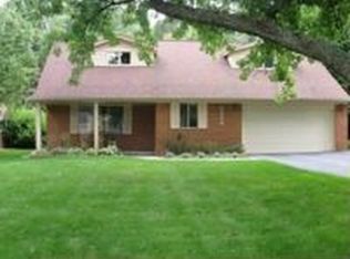 2288 Bedford Rd, Bloomfield Hills, MI 48302