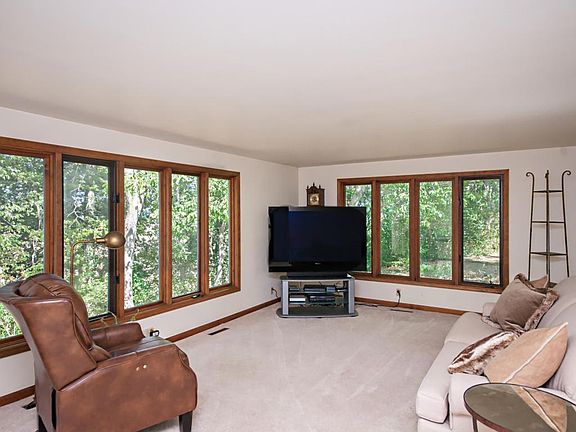 3rd image of 5021 W Bluffview Dr