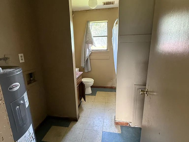 244C Dudley St — Photo 4