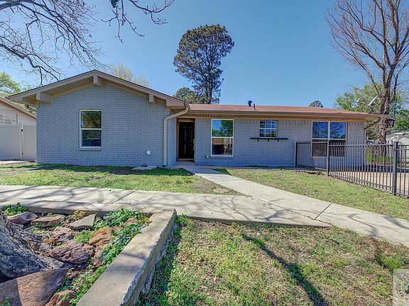 3rd image of 2204 Ashley St