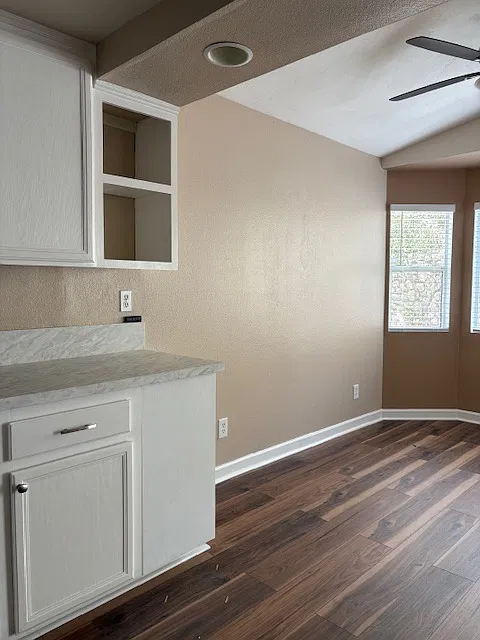 3 bed, 2.5 bath, 1915 sqft, $4,950 — Photo 3