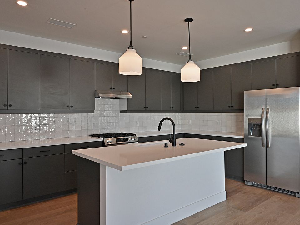 1st image of 52795 Avenida Navarro