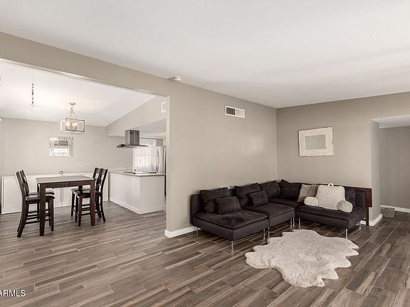 4th image of 2210 E BIRCHWOOD Avenue