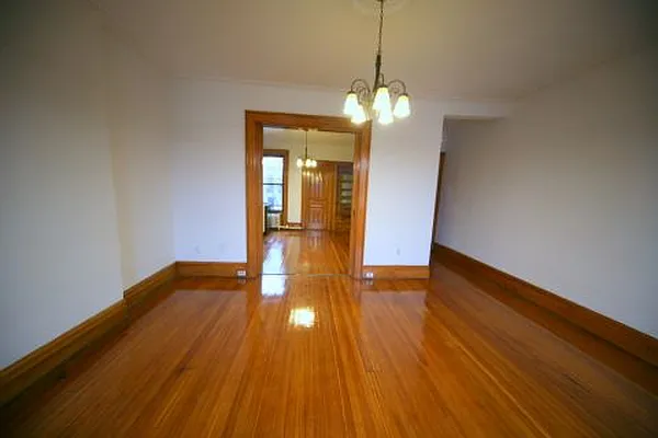 Rented by Metropolitan Realty | media 8