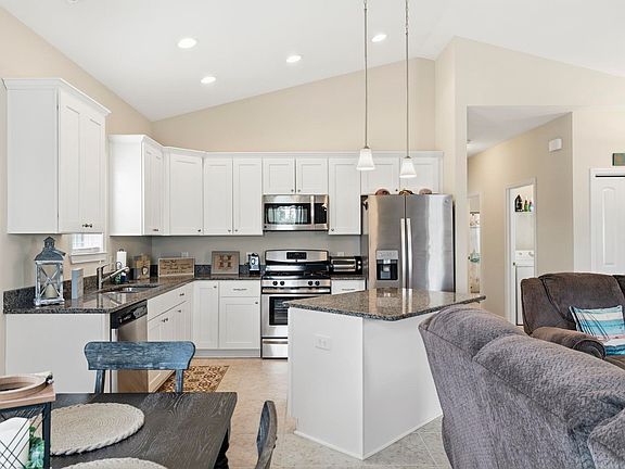 4th image of 4333 Grande Harbour Blvd.