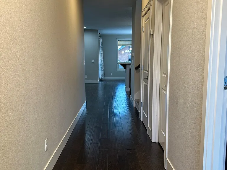 16082 NW Ashfield Dr — Photo 2