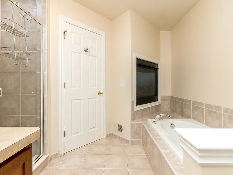 3334 Endsleigh Ln — Photo 16