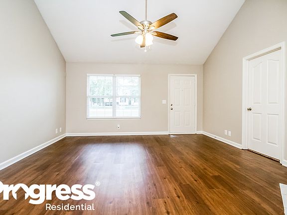 3rd image of 2918 Weybridge Dr
