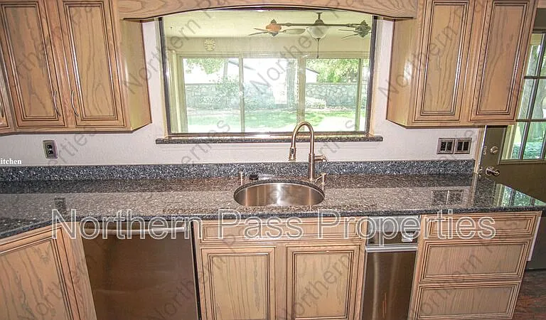 612 Willow Glen Dr — Photo 13