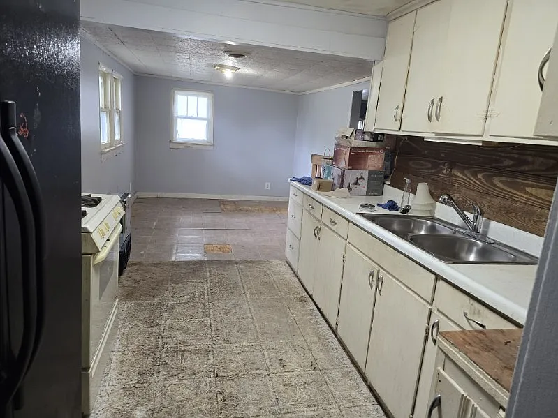 2 bed, 914 sqft, $855 — Photo 1