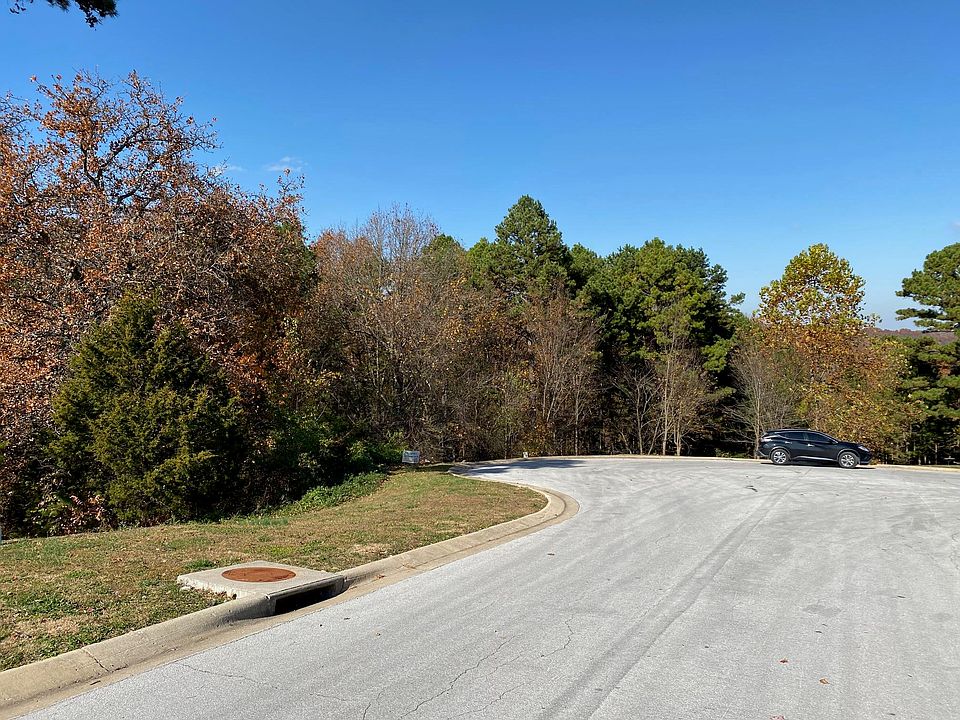 1st image of 211 Lillian Ln