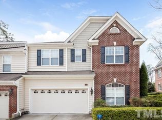 207 Chateau Pl, Chapel Hill, NC 27516
