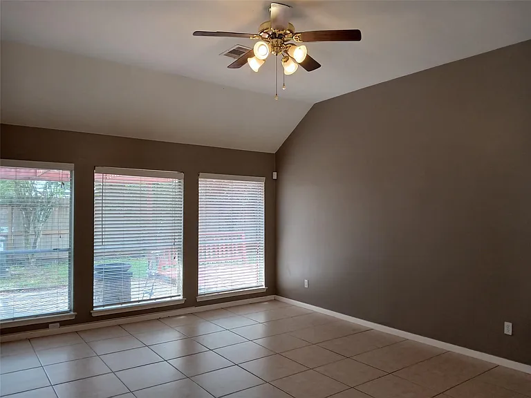 21531 Cedar Cove Dr — Photo 4