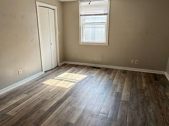 5th image of 904 W Main St APT 1