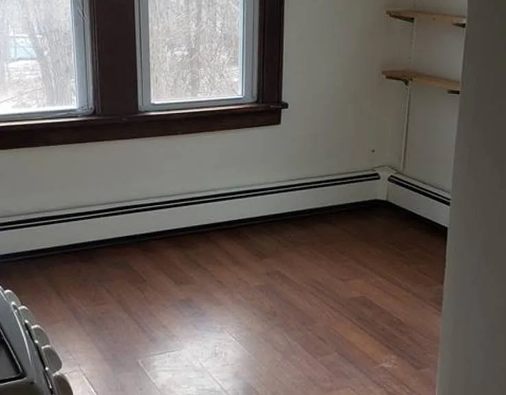 300 Budd Rd #B — Photo 2
