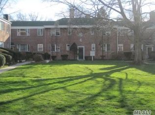 12 Dolphin Grn APT D1G, Port Washington, NY 11050