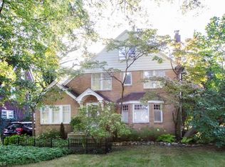 384 Greenwood Ave, Akron, OH 44320