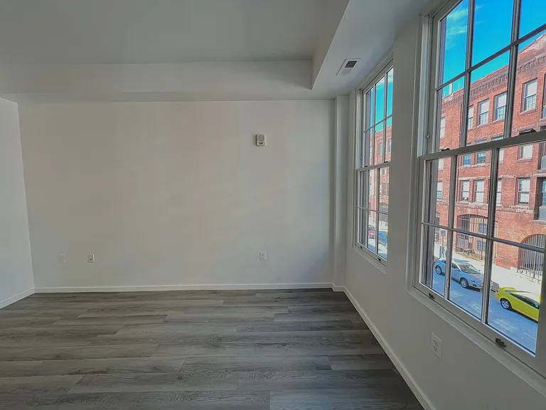 725 W Pratt St. — Photo 161