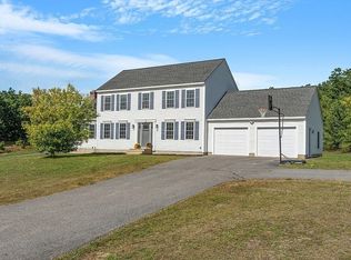 8 Robbs Ter, Lunenburg, MA 01462