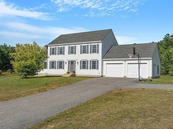 8 Robbs Ter, Lunenburg, MA 01462