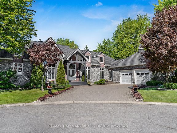 2nd image of 2584 Woods St