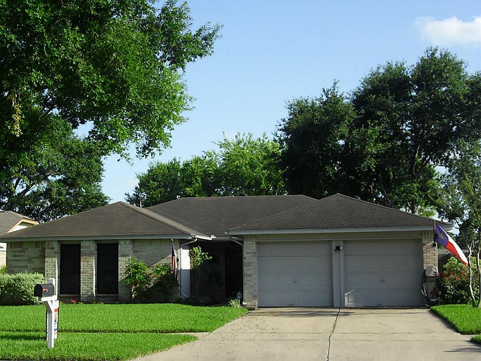 Fantastic curb appeal!