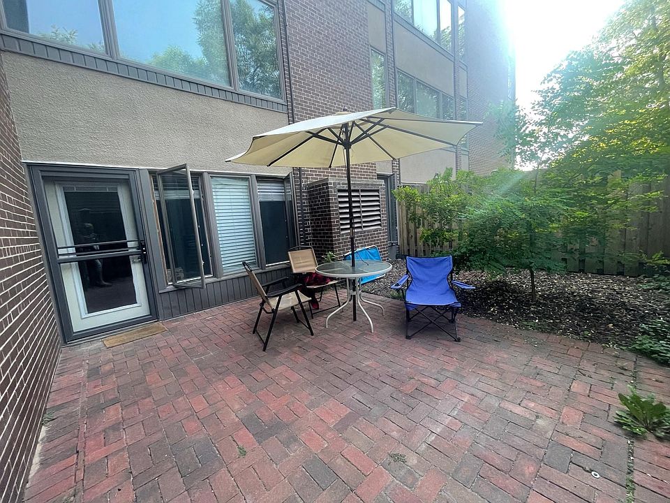1st image of 633 Robert St S APT 105