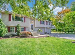 14 Crest Dr, Bristol, CT 06010