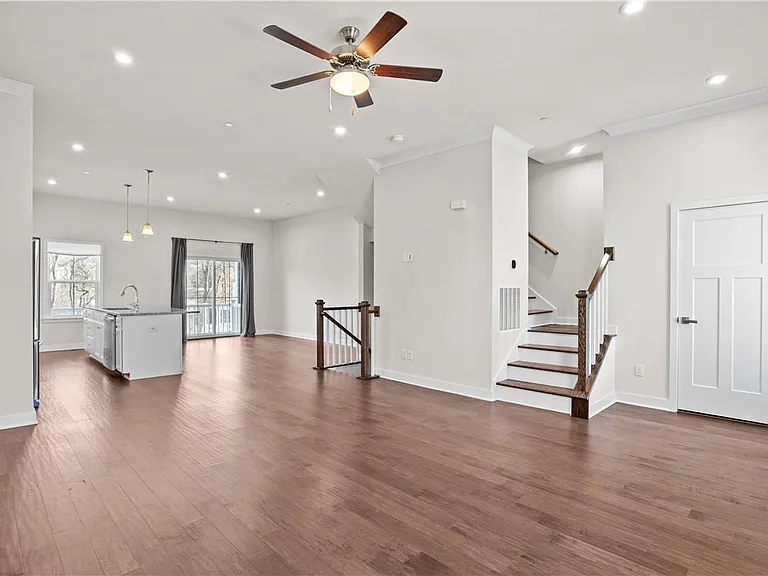 3037 Mahican Cir — Photo 2
