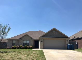 2902 Oakleigh Rd, Bentonville, AR 72712