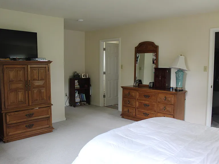 Woodlake Dr — Photo 15