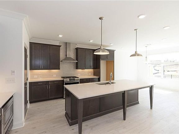 Warm neutral tones for this kitchen