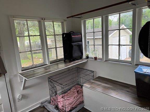 5th image of 502 S Powell Ave