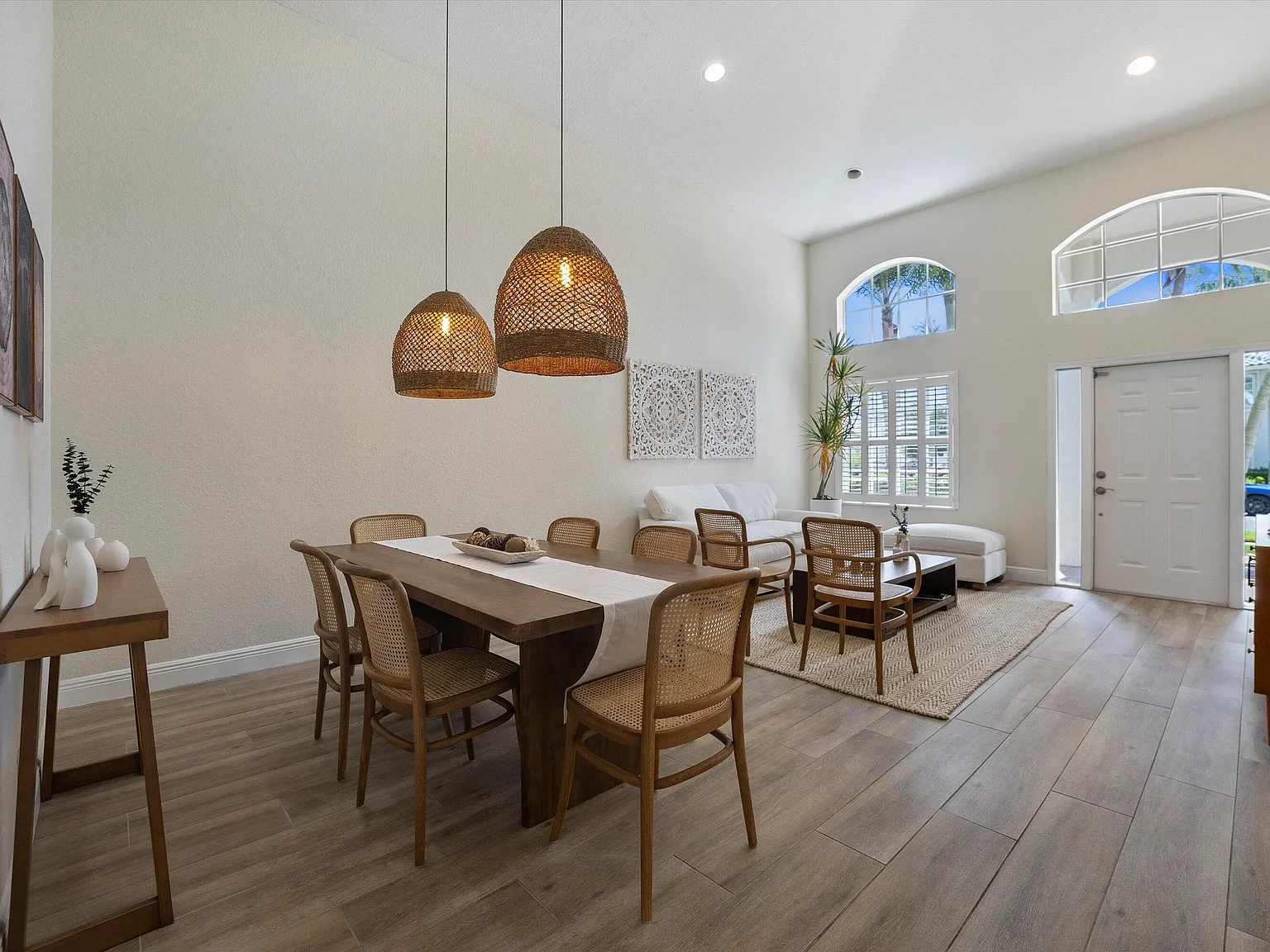 4 bed, 2.5 bath, 2152 sqft, $10,000 — Photo 4
