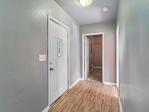 3rd image of 2711 Chicago Ave