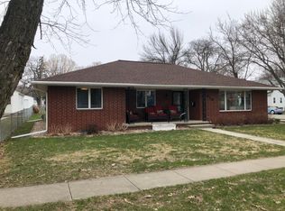 916 Main Ave, Clear Lake, IA 50428