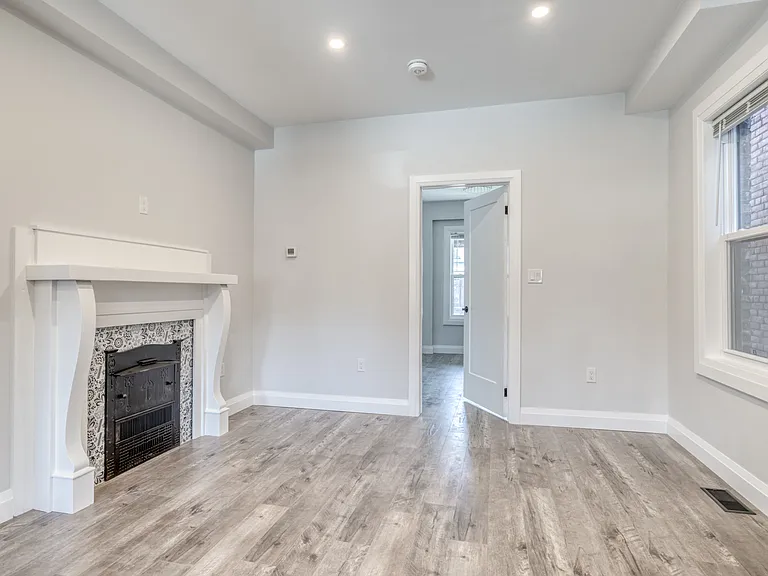 37 Garfield Ave N #1 — Photo 9