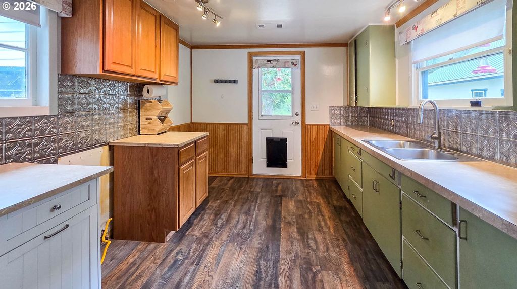 Apartment in Roseburg, Douglas - More